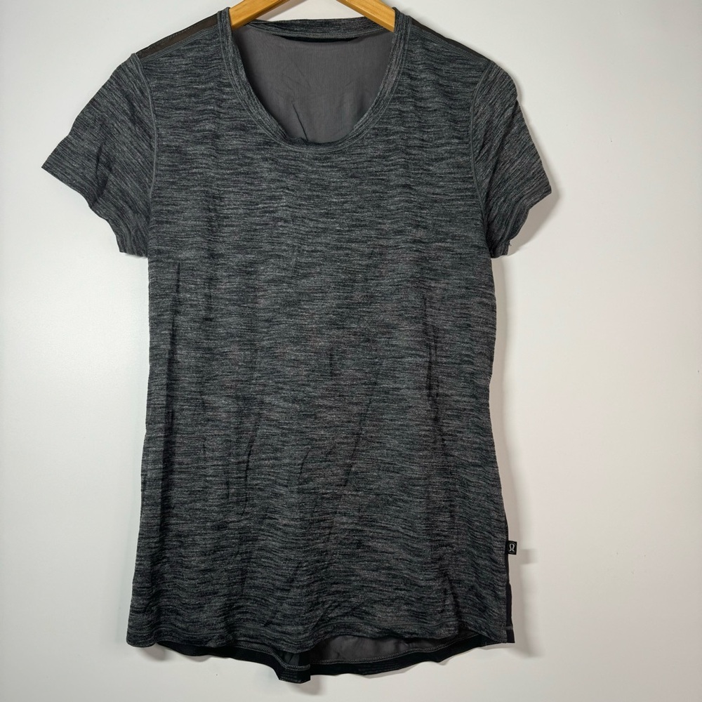 Lululemon Heather Gray Mesh Back Fitted Short Sleeve Athletic Tee Shirt Size 6